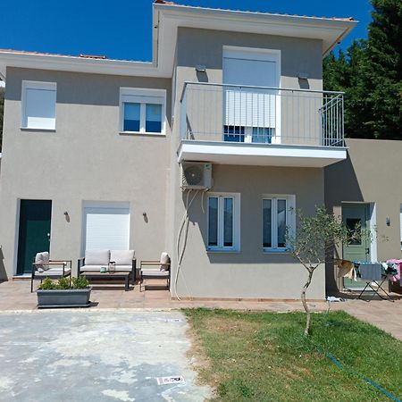 Maya Apartments, Modern And Convenient Apartments With Private Parking İskados Dış mekan fotoğraf